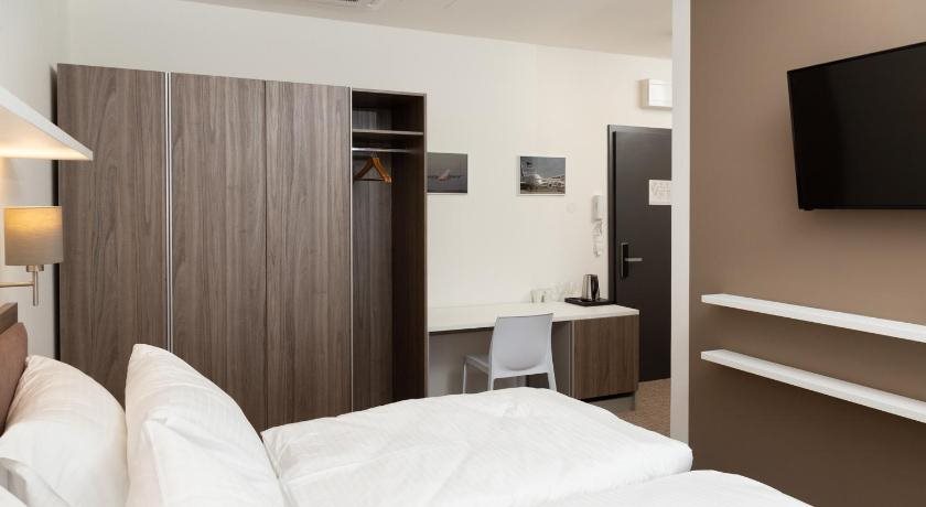 Sky Hotel Prague 15