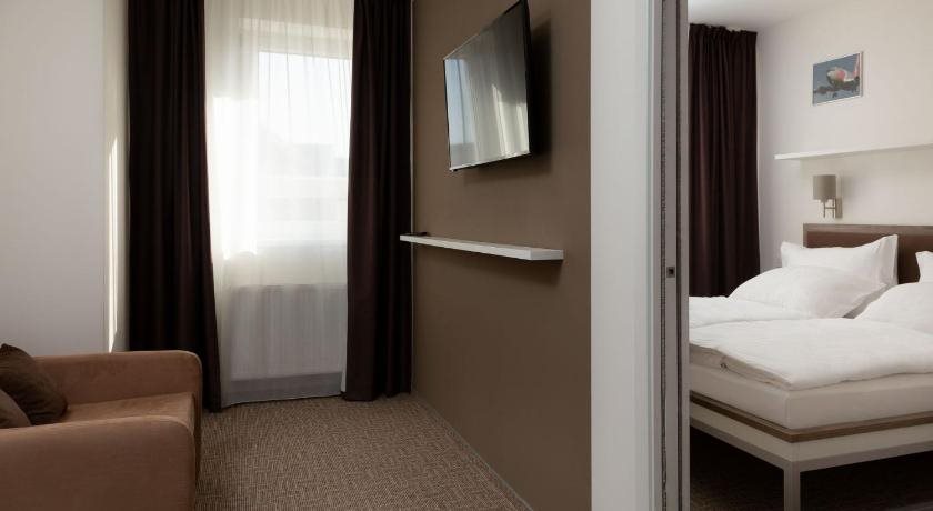 Sky Hotel Prague 17