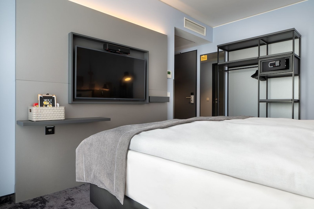 Holiday Inn - the niu, Charly Frankfurt City 6