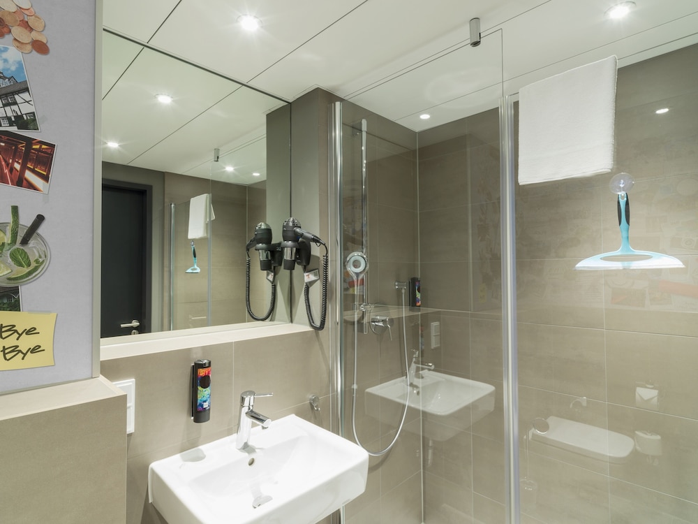 Holiday Inn - the niu, Charly Frankfurt City 21