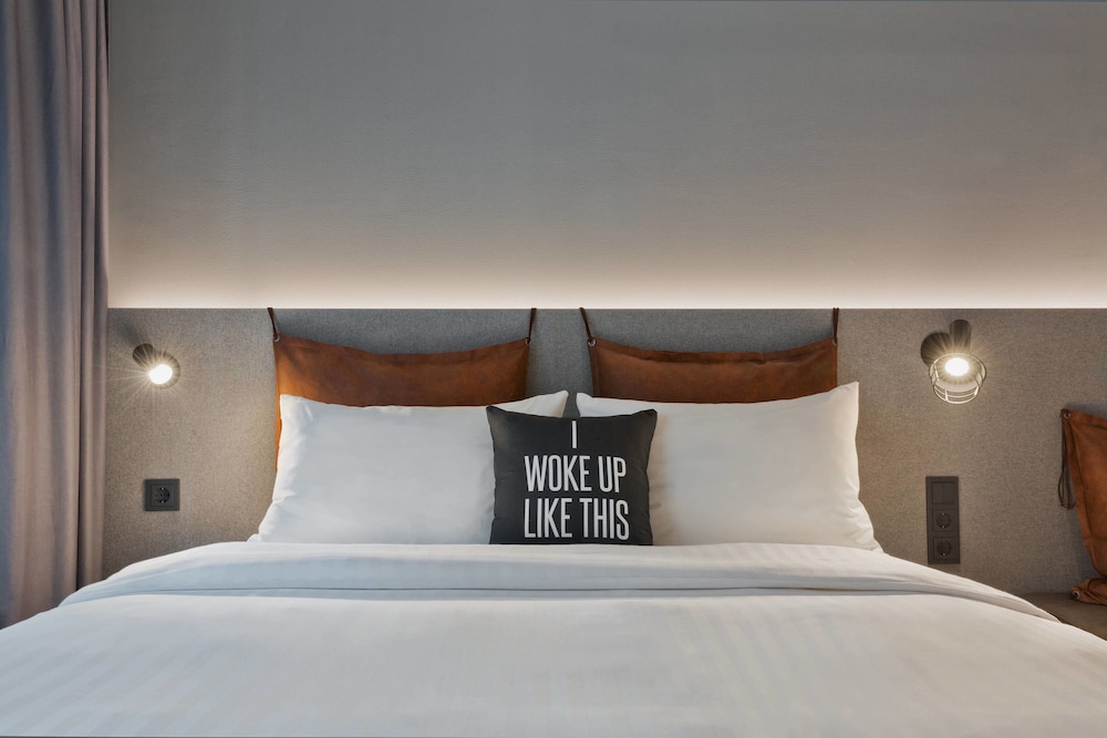 Moxy Frankfurt City Center 11