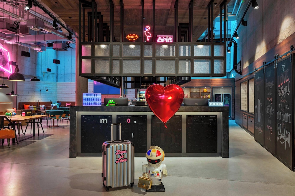 Moxy Frankfurt City Center 5