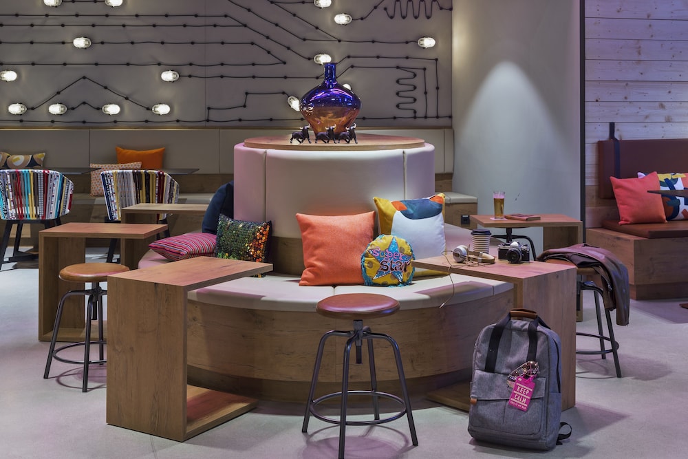 Moxy Frankfurt City Center 6