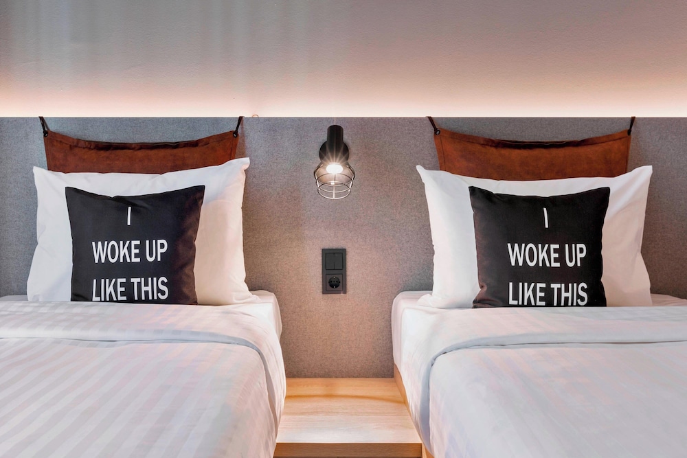 Moxy Frankfurt City Center 16