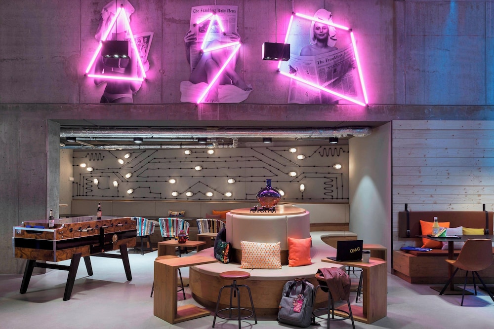 Moxy Frankfurt City Center 22
