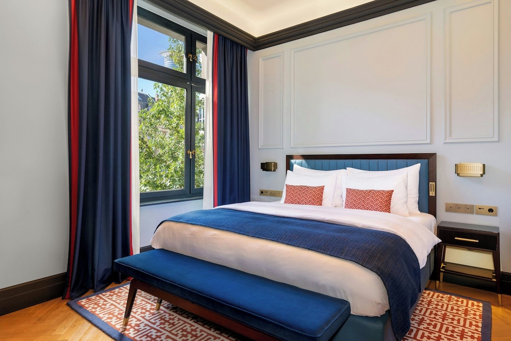 LUME Boutique Hotel, Autograph Collection 11