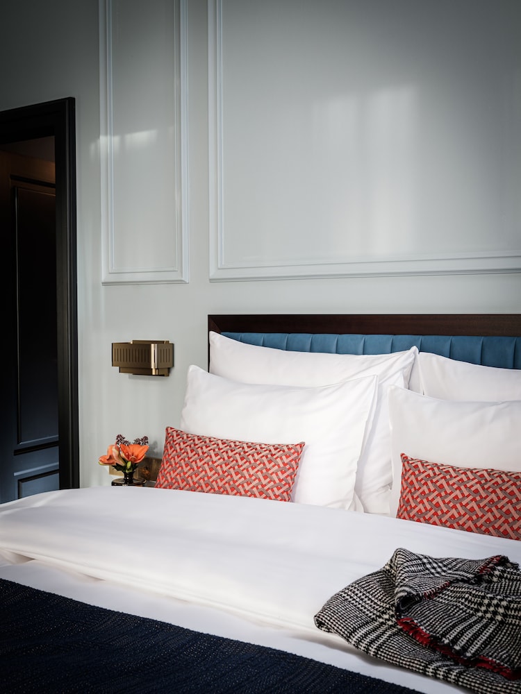 LUME Boutique Hotel, Autograph Collection 4