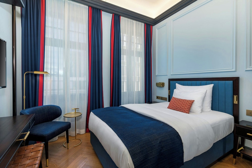 LUME Boutique Hotel, Autograph Collection 18