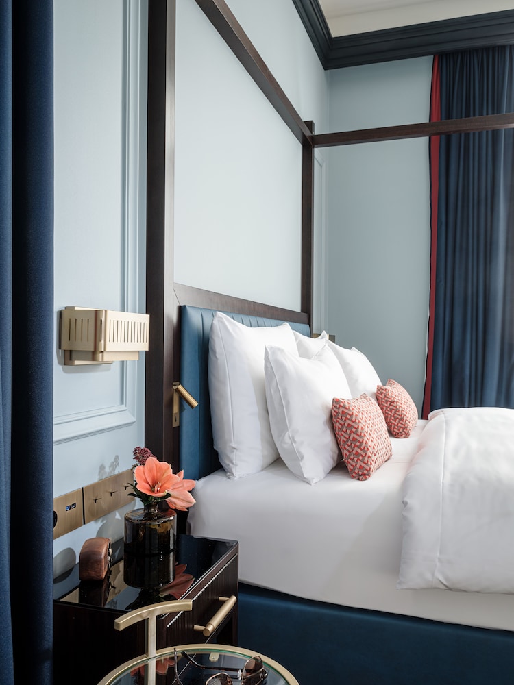 LUME Boutique Hotel, Autograph Collection 6