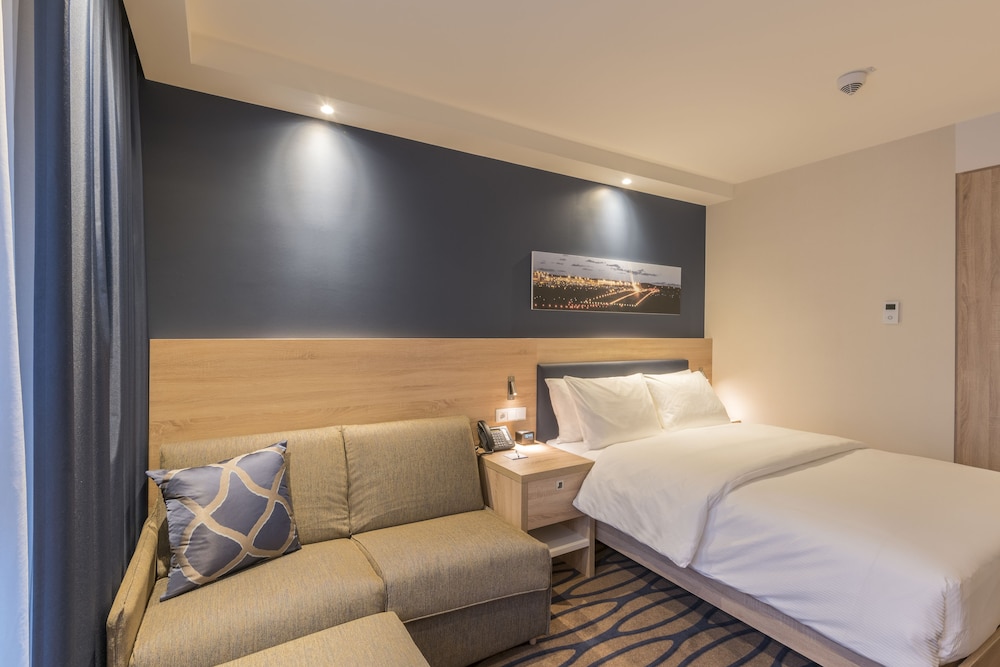 Hampton by Hilton Frankfurt Airport 7