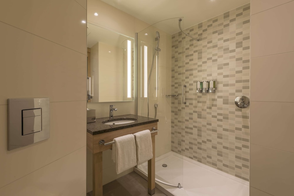 Hampton by Hilton Frankfurt Airport 18