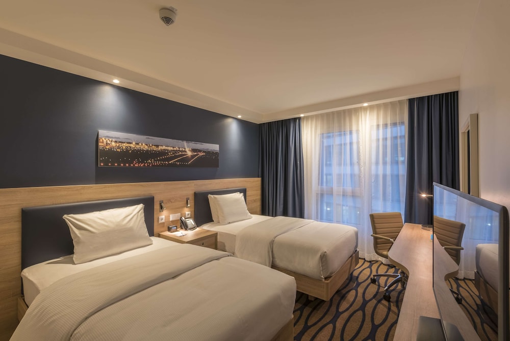 Hampton by Hilton Frankfurt Airport 10