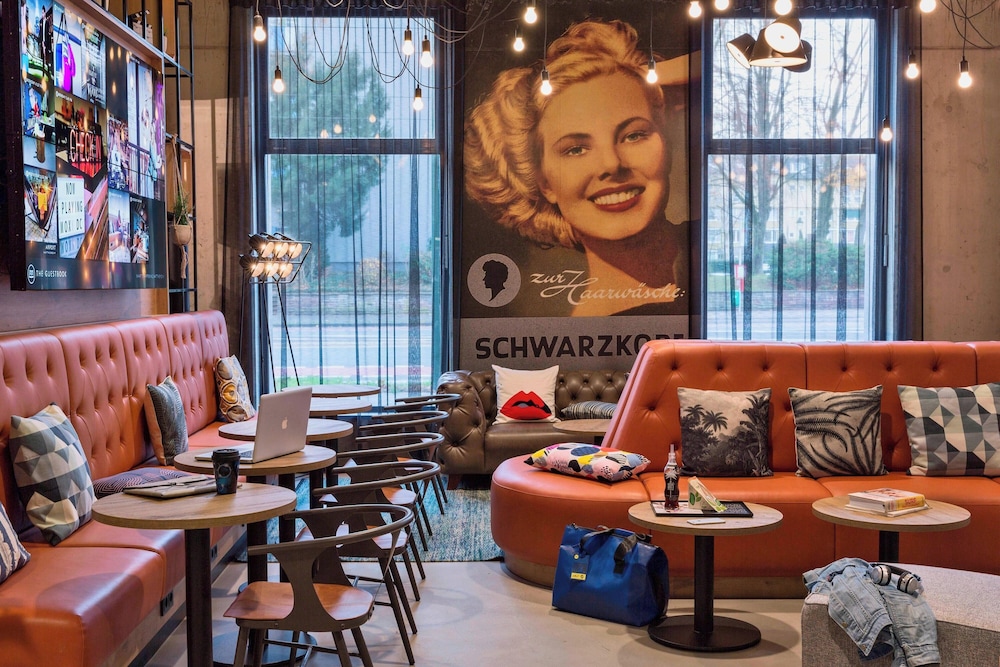 Moxy Düsseldorf Süd 24