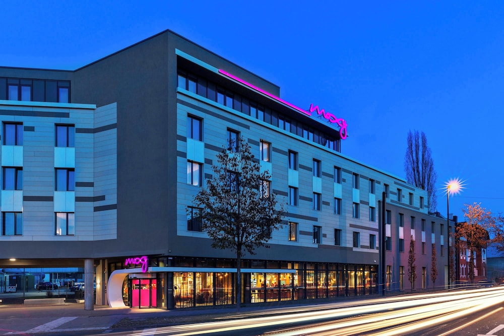 Moxy Düsseldorf Süd 1