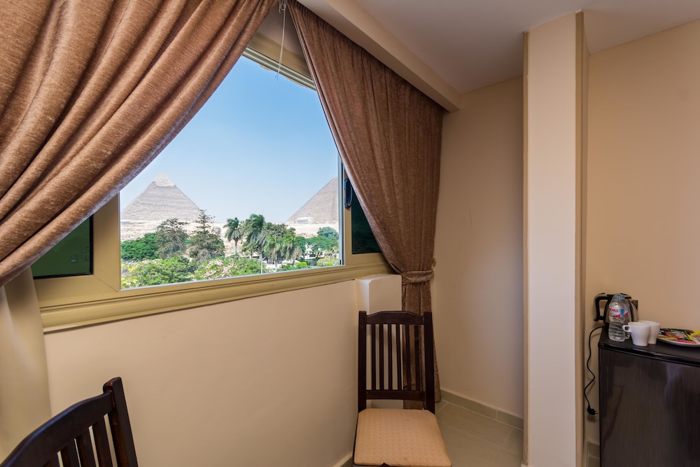 Panorama Pyramids Inn 17