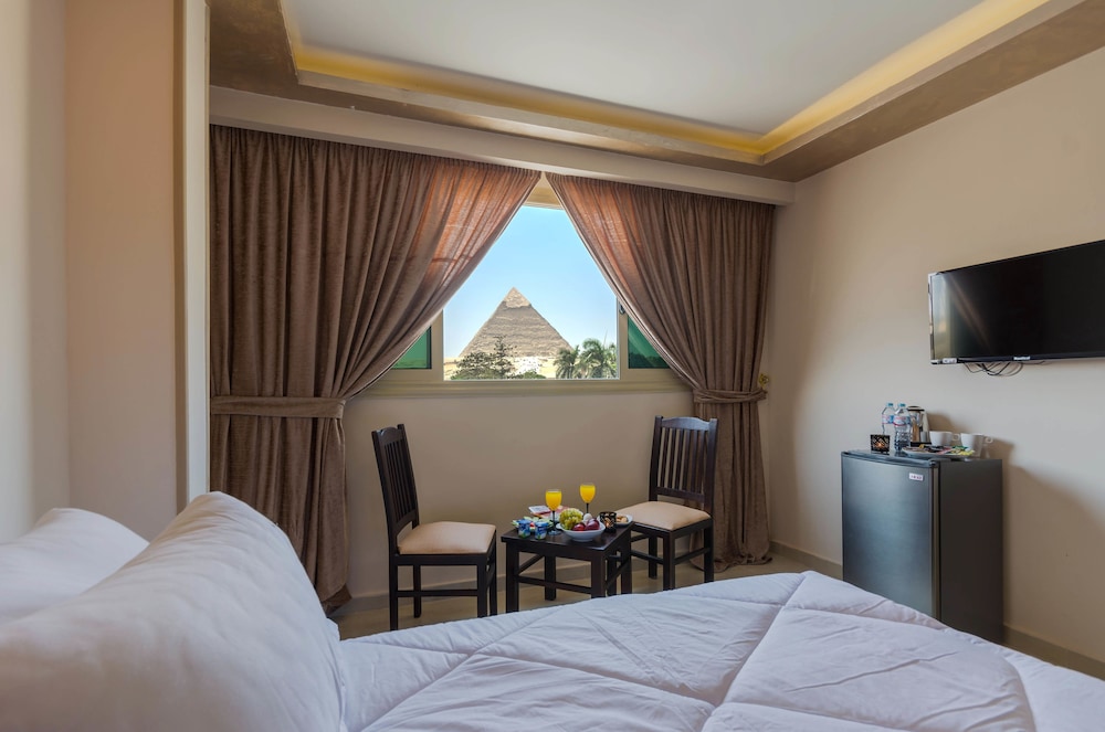 Panorama Pyramids Inn 23