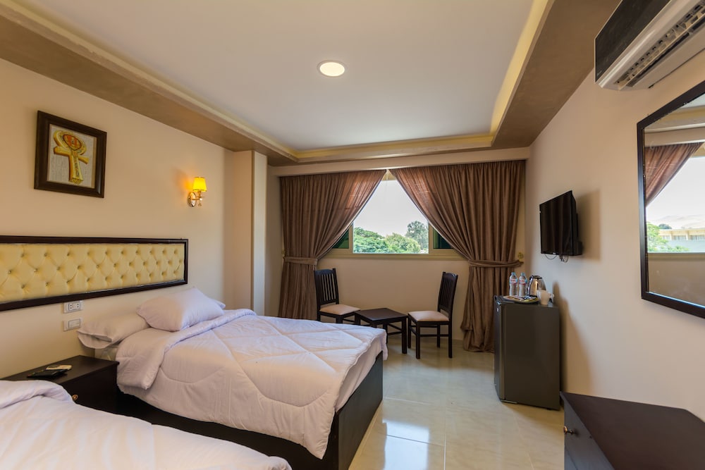Panorama Pyramids Inn 20