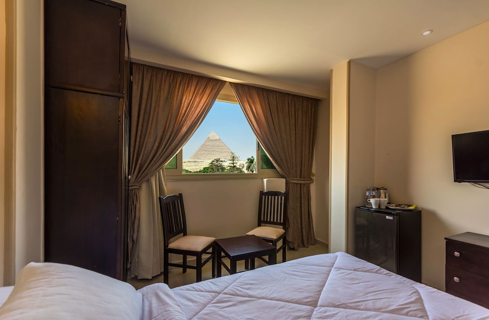 Panorama Pyramids Inn 21