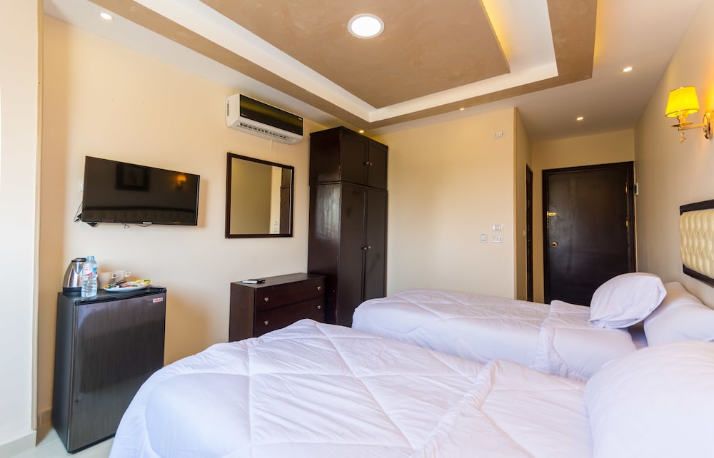 Panorama Pyramids Inn 19