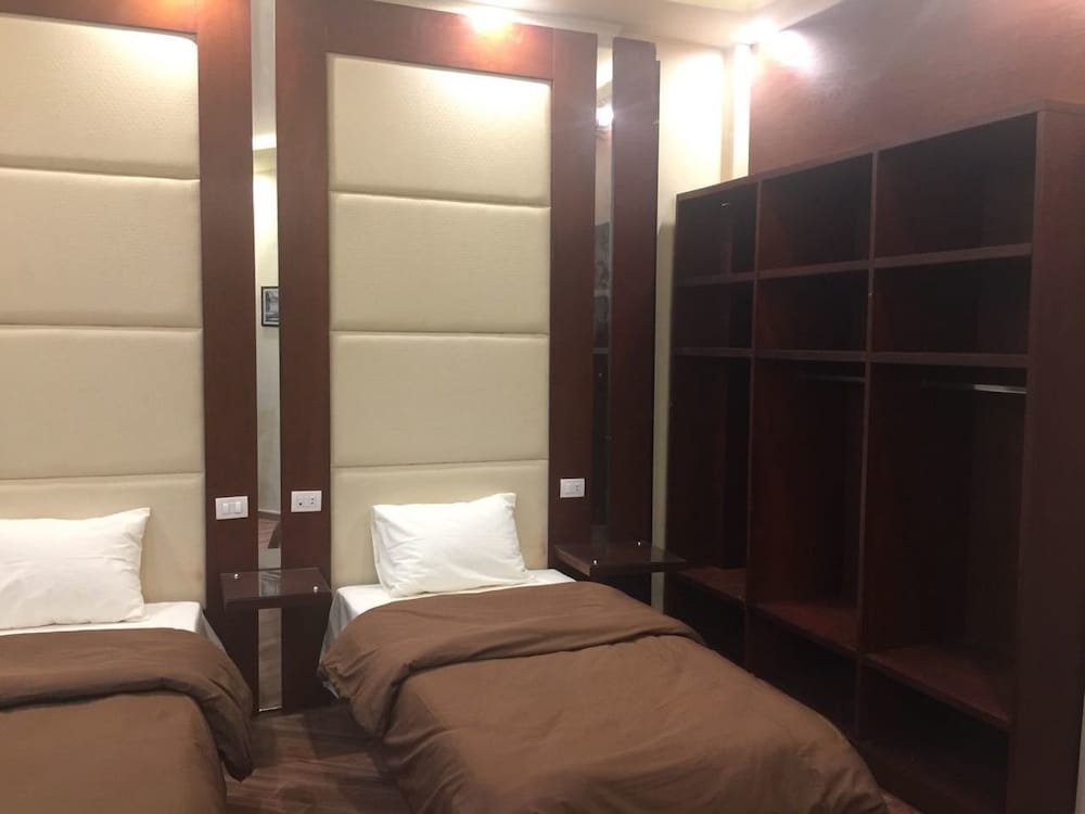 Grand Palace Hotel 11