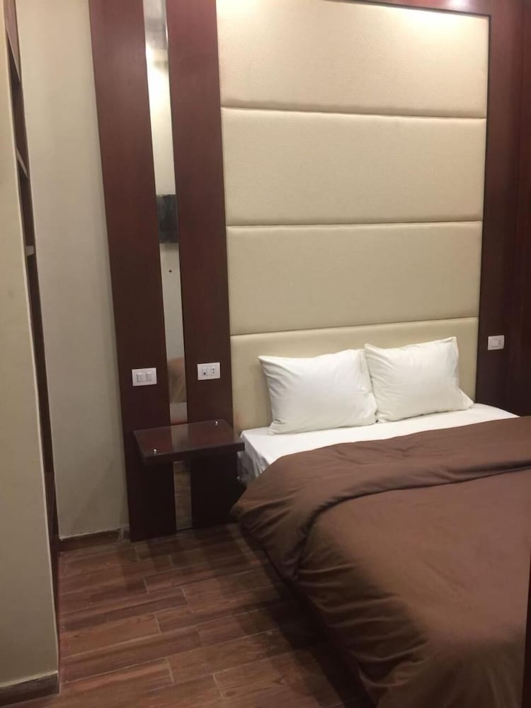 Grand Palace Hotel 10