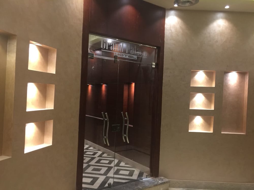Grand Palace Hotel 17