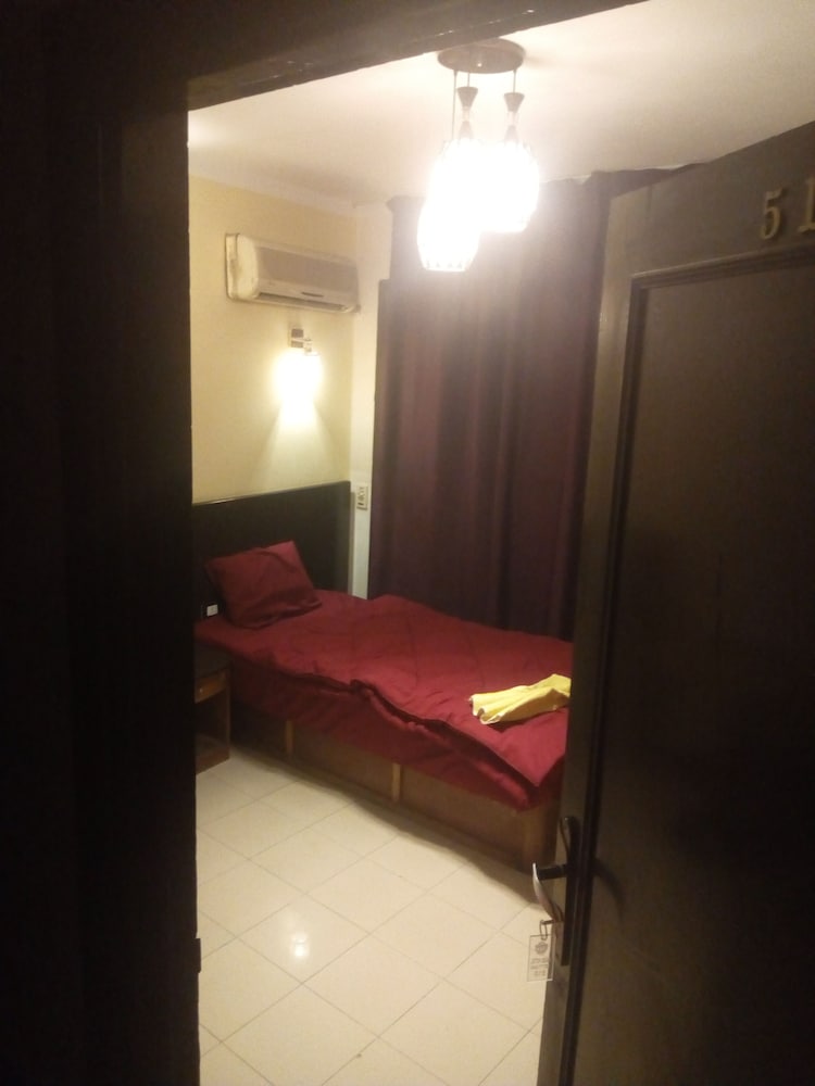 Oasis Hotel 5