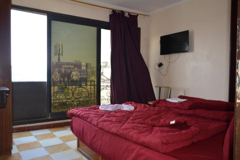 Oasis Hotel 17