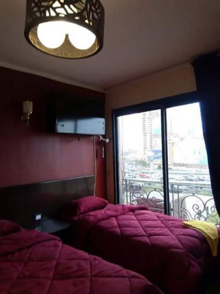 Oasis Hotel 9