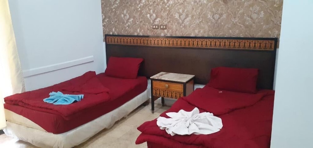 Oasis Hotel 24