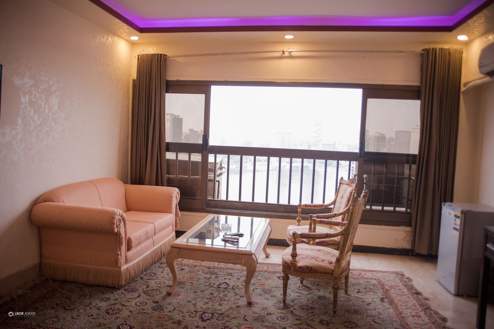 Nile Sky Suites Hotel 8