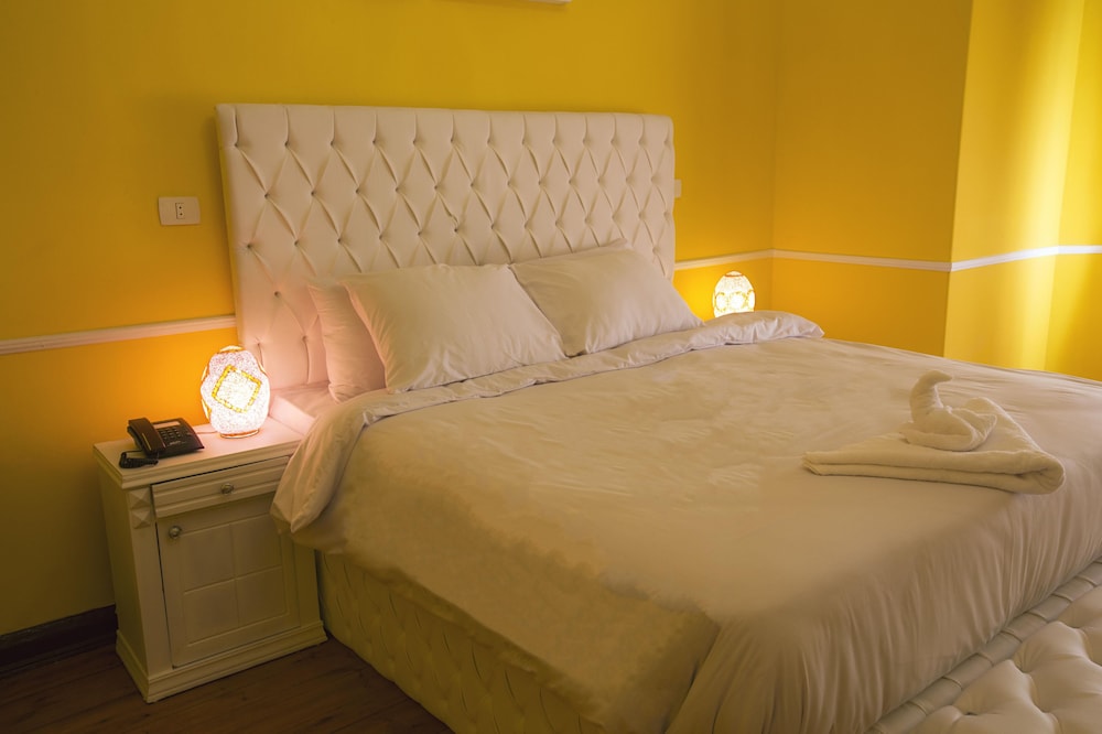 Tahrir Plaza Suites 16