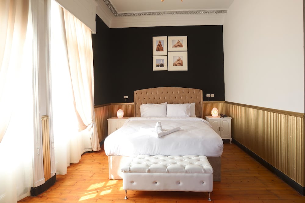 Tahrir Plaza Suites 12