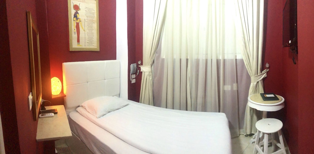 Tahrir Plaza Suites 24