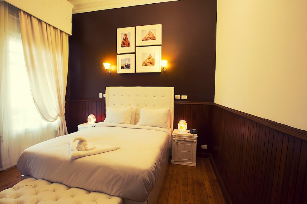 Tahrir Plaza Suites 11