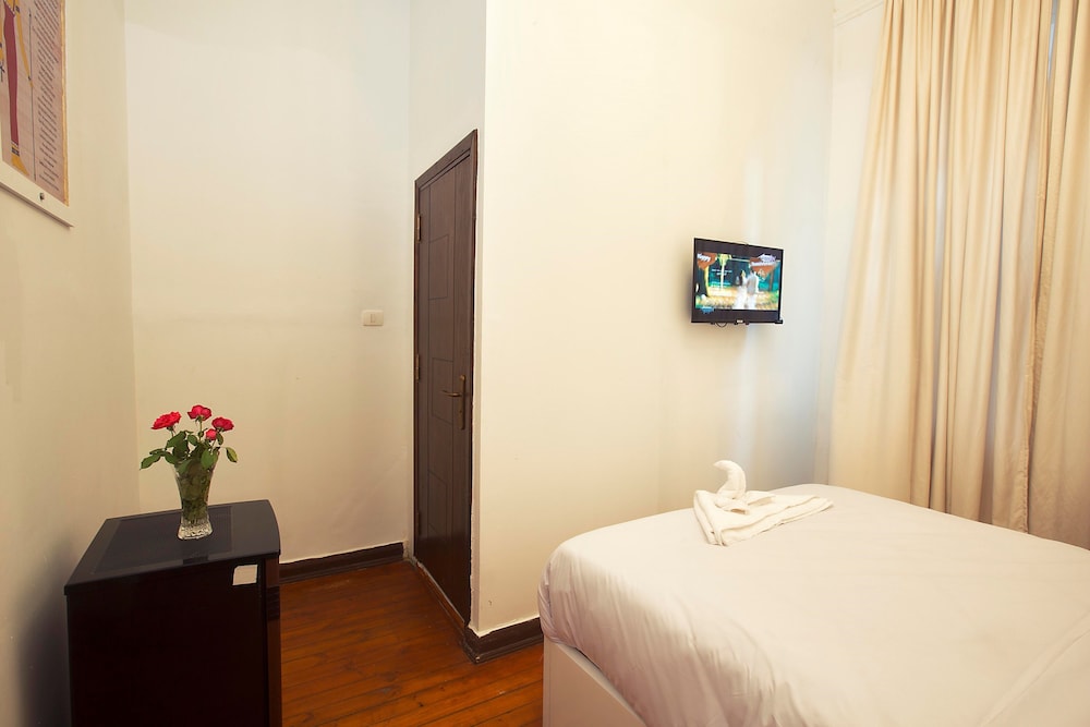 Tahrir Plaza Suites 4