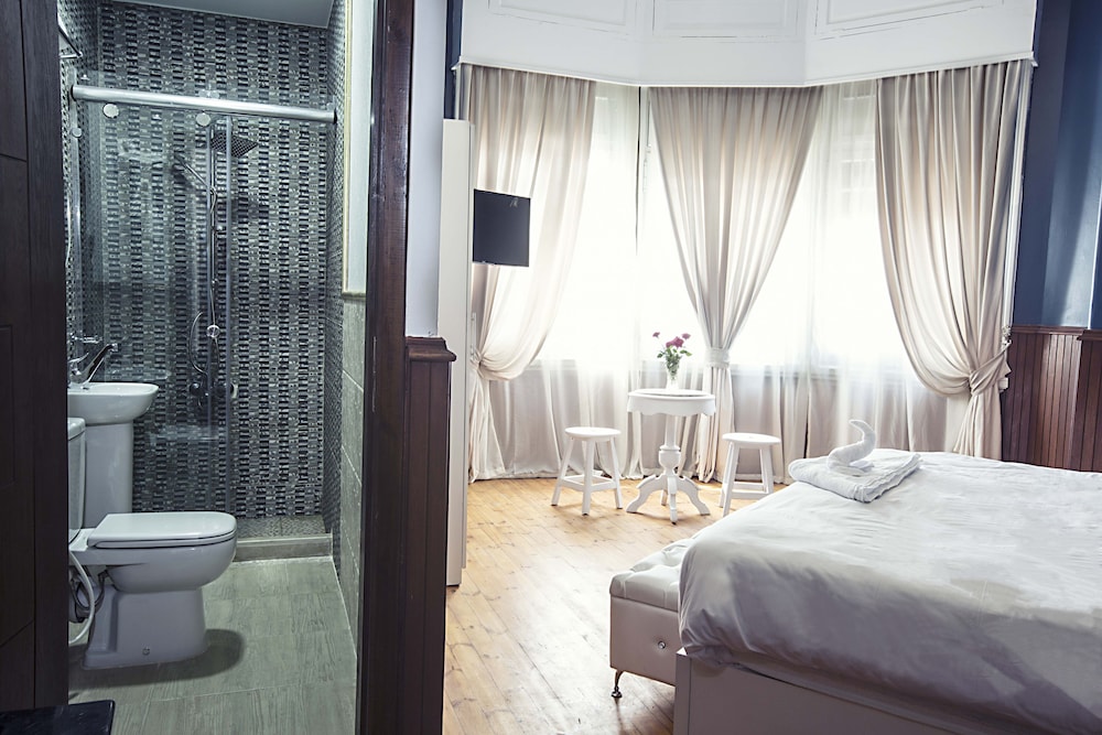 Tahrir Plaza Suites 19