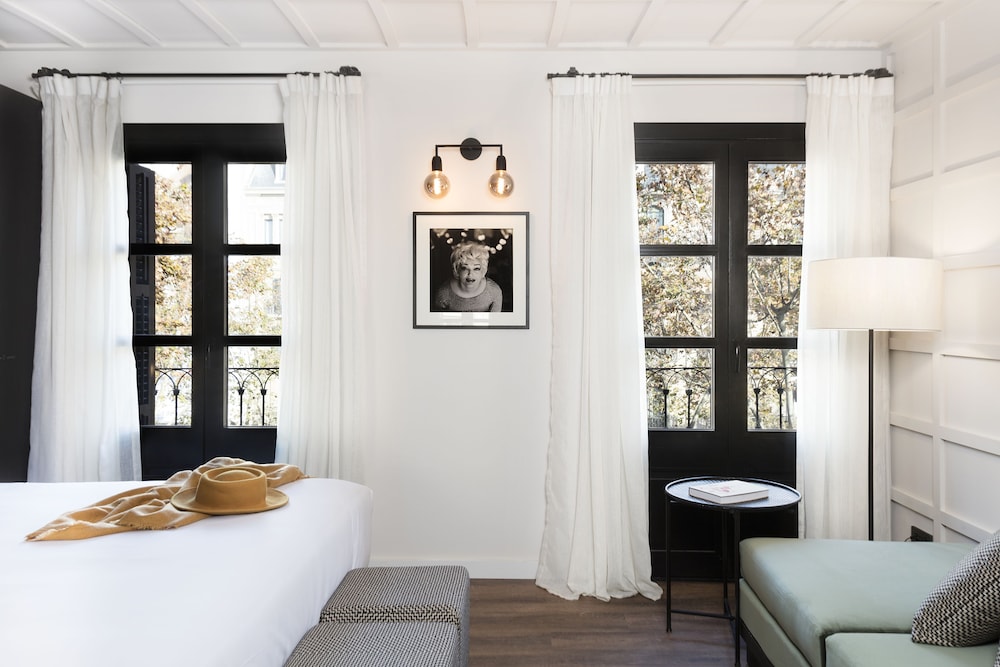 Yurbban Ramblas Boutique Hotel 11