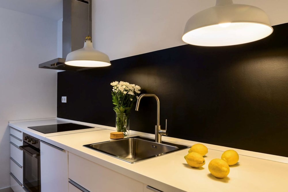 AinB Barcelona Sants Apartments 17