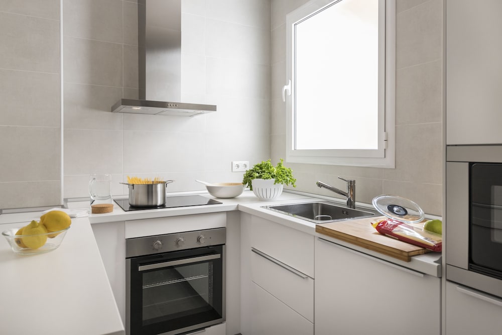 AinB Barcelona Sants Apartments 14