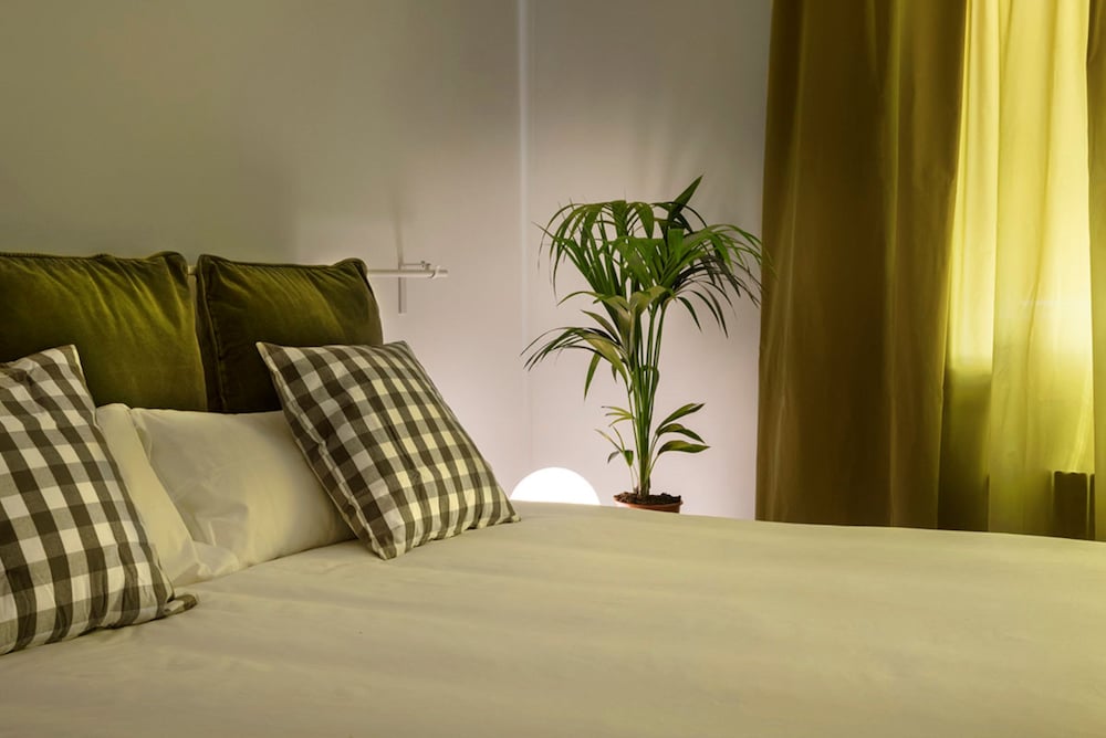 AinB Barcelona Sants Apartments 7