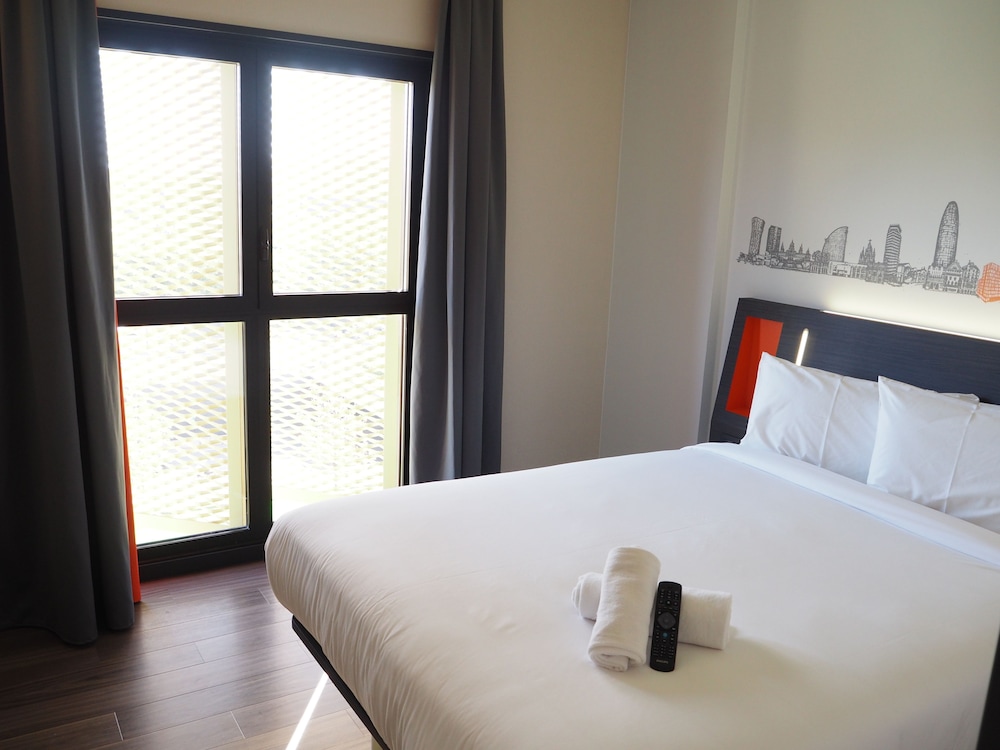 easyHotel Barcelona Fira 10