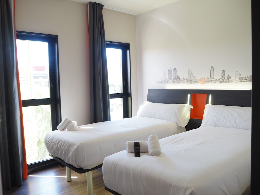 easyHotel Barcelona Fira 8