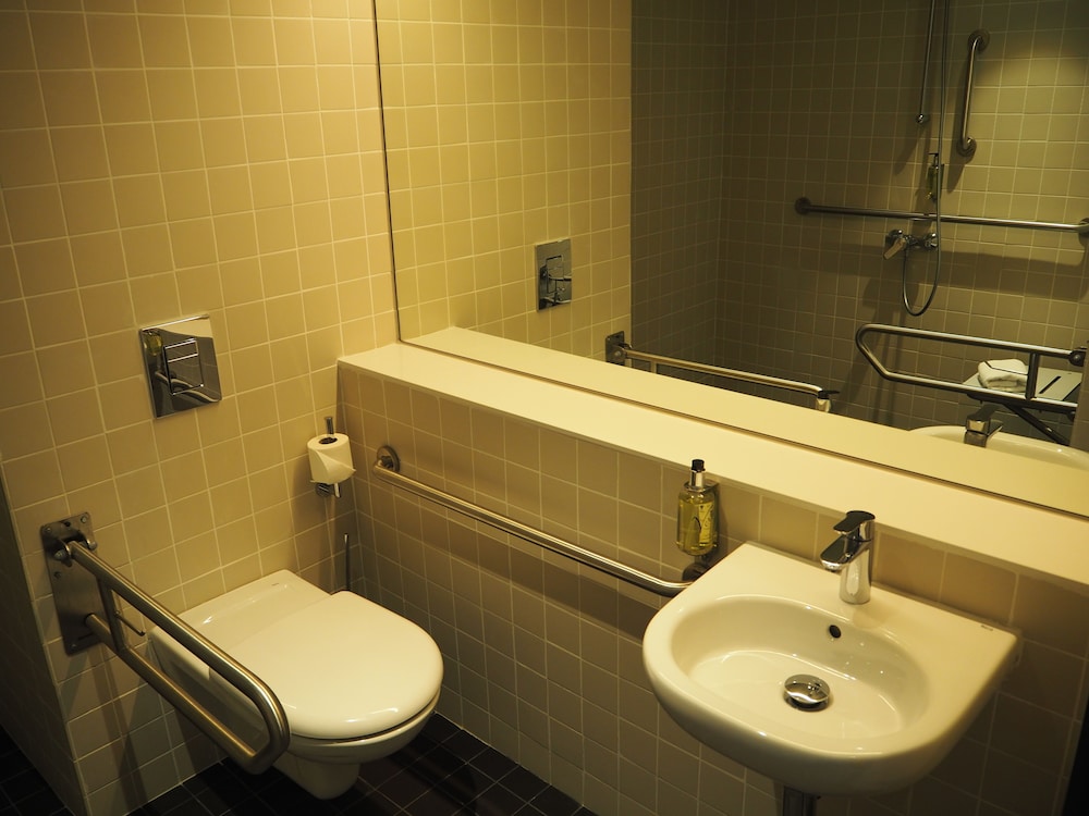 easyHotel Barcelona Fira 14