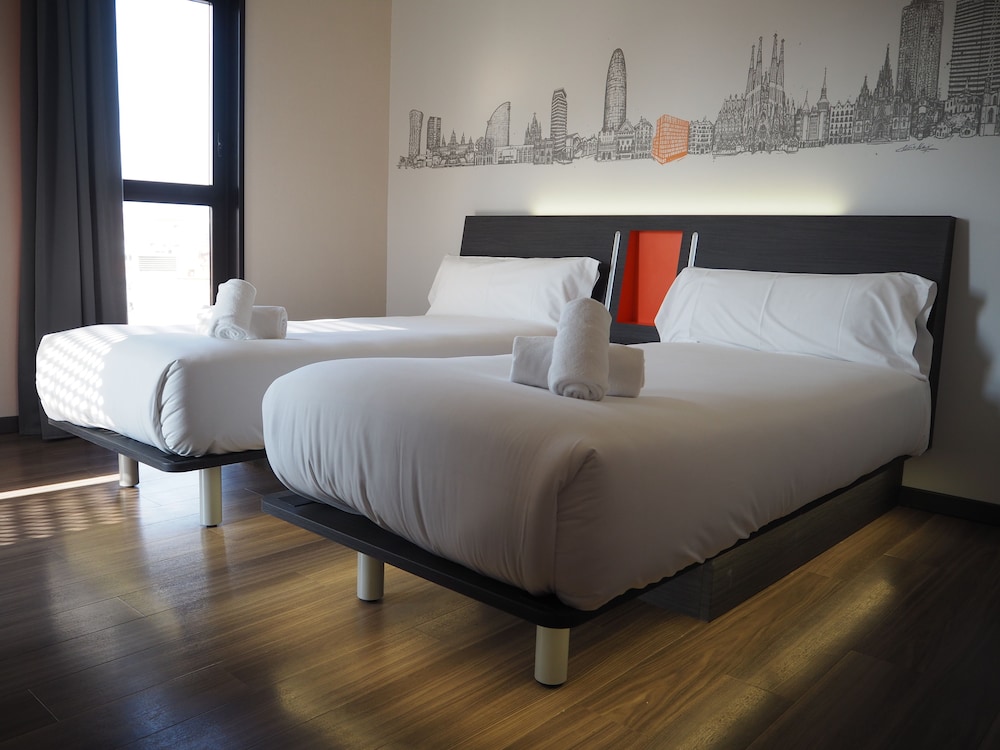easyHotel Barcelona Fira 16