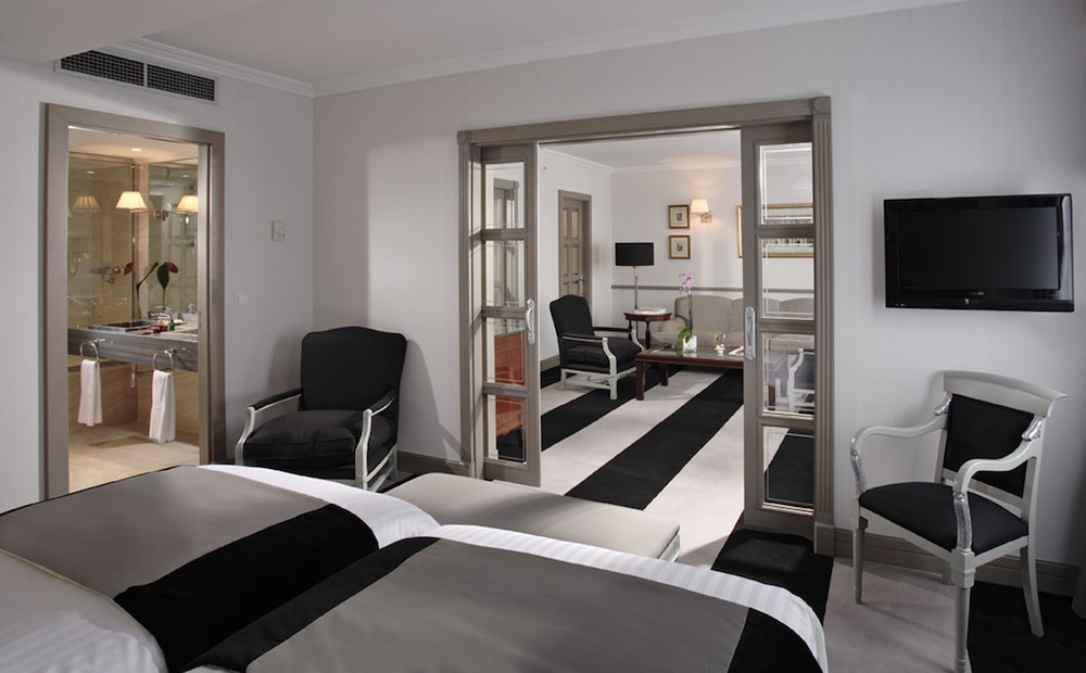 The Level at Meliá Castilla 17