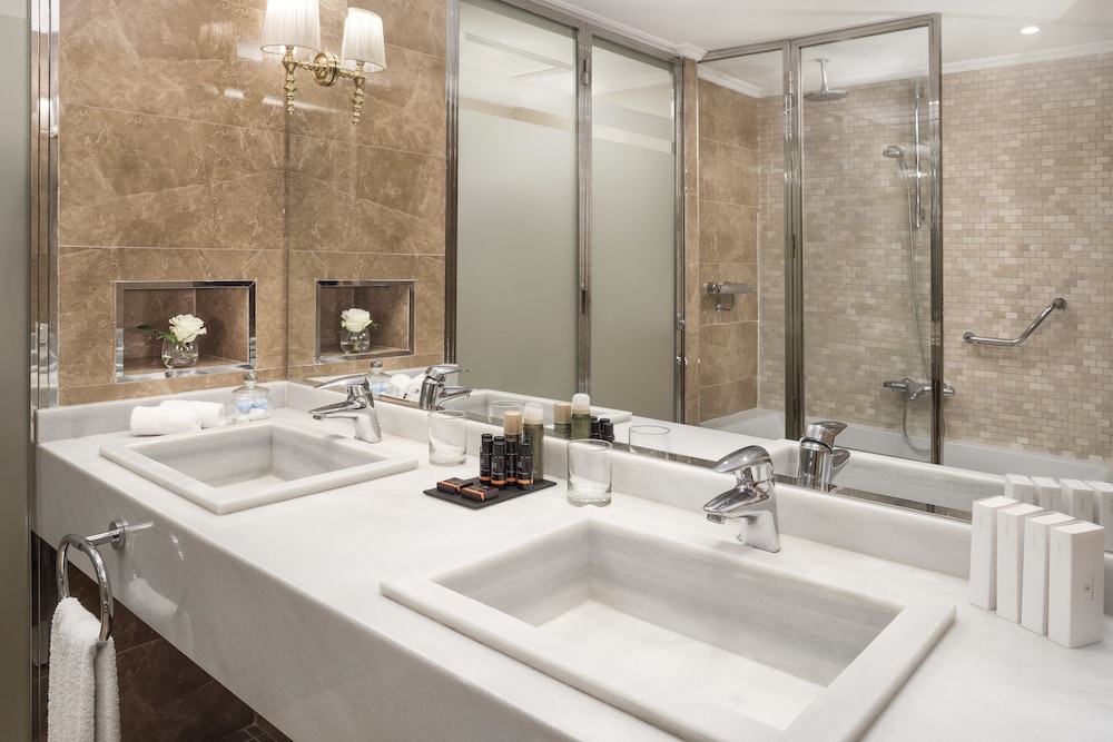 The Level at Meliá Castilla 19