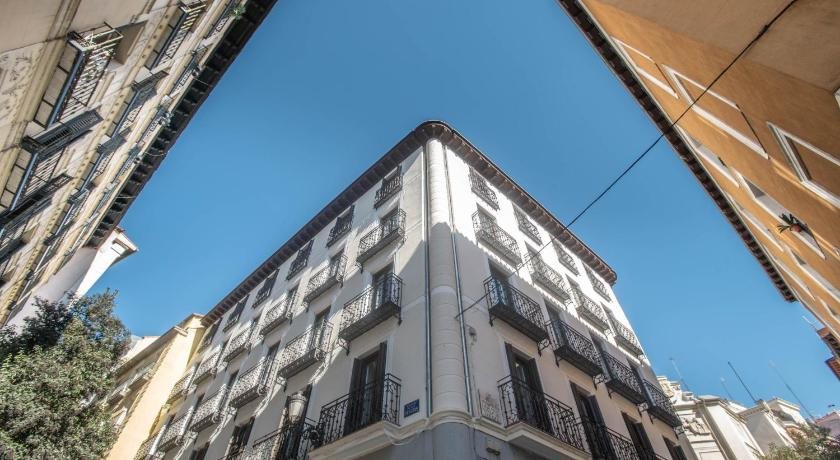 Soho Boutique Opera 1