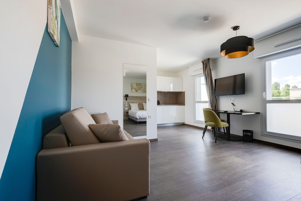 All Suites Appart Hôtel Massy-Palaiseau 15