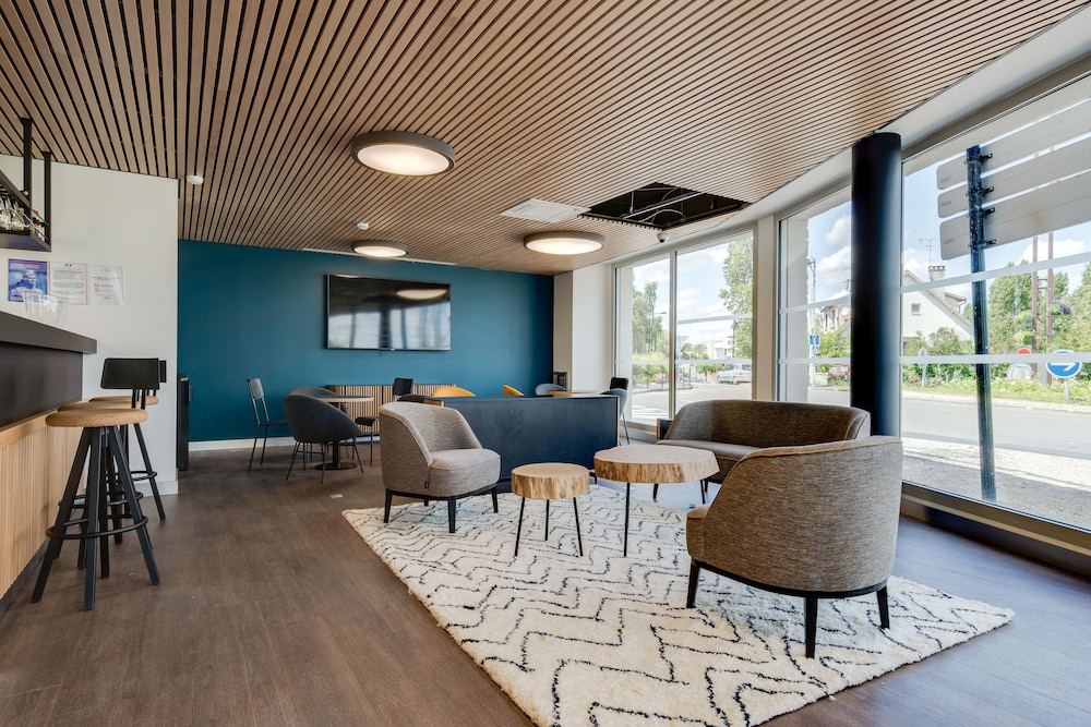 All Suites Appart Hôtel Massy-Palaiseau 3